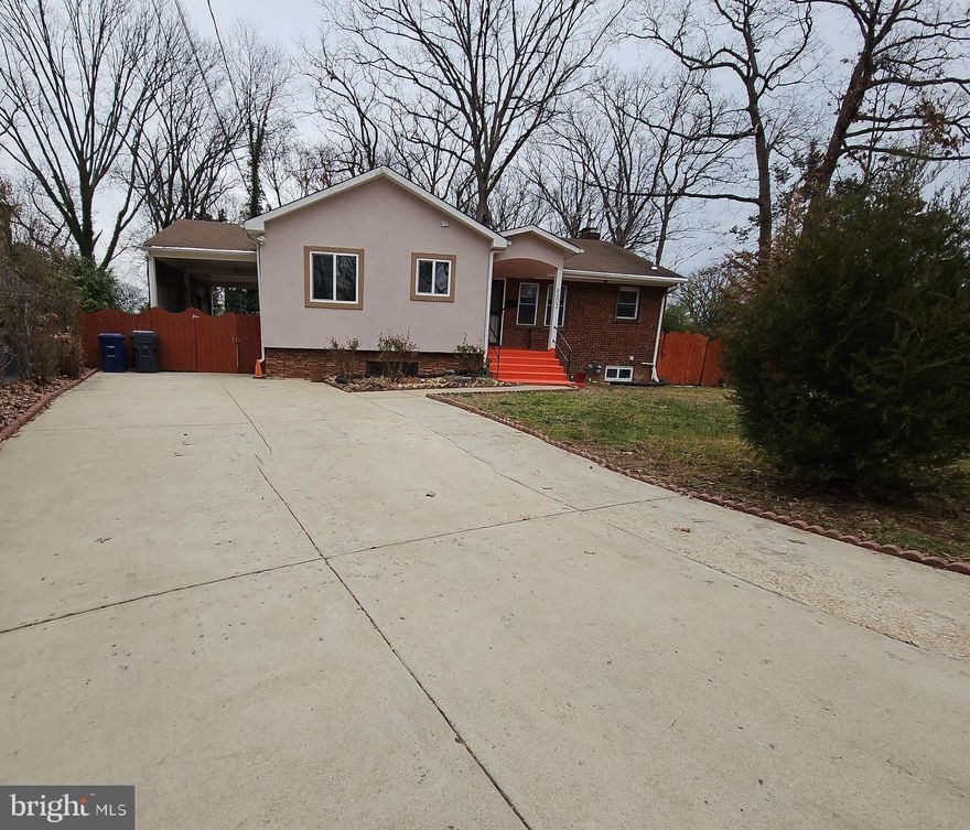 This  three spacious bedrooms and two baths home is waiting for you.  (TOP LEVEL  ONLY IS FOR RENT} basement is occupied { SEPARATE ENTRANCE)
Great outdoor space for the special cookouts or just relaxing. very {PET FRIENDLY,}   LOTS OF ROOM  OUTDOOR FOR YOUR PETS.
Walking distance to Beacon Mall shopping center ,  nearby eatery and restaurants.
Close proximity to Metro station  and bus stops.
No need to bring your own outdoor furniture, you are welcome to use the existing ones.  UTILITIES  INCLUDED  in your rent- . except cable and internet     Housing voucher program accepted