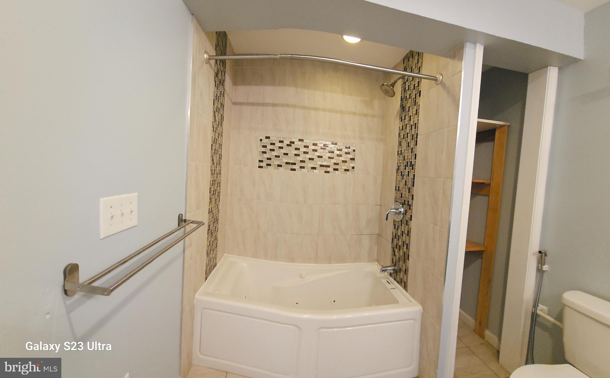 GLASSELWOOD - Residential Lease