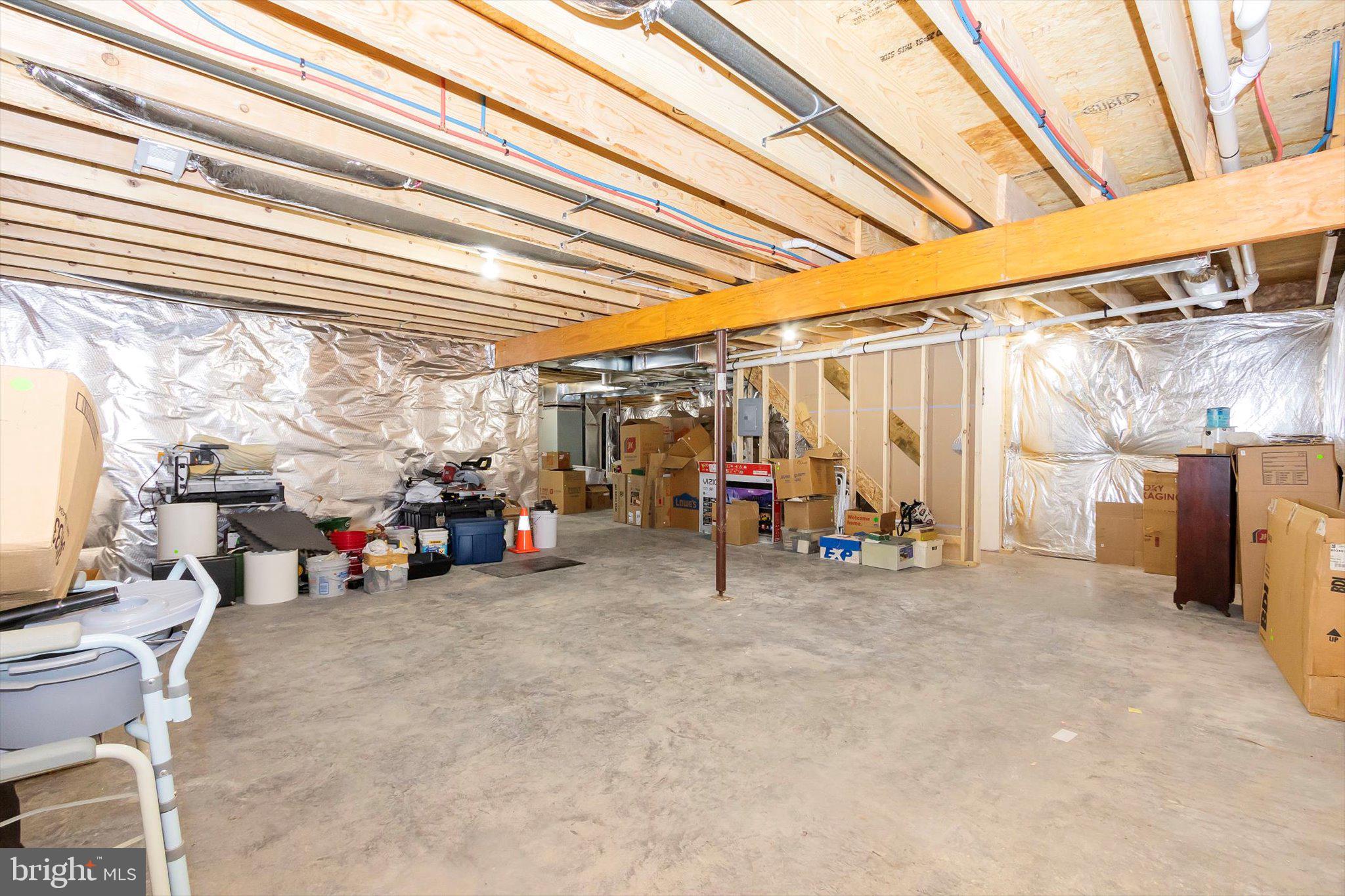 MIDDLE CREEK MANOR - Residential