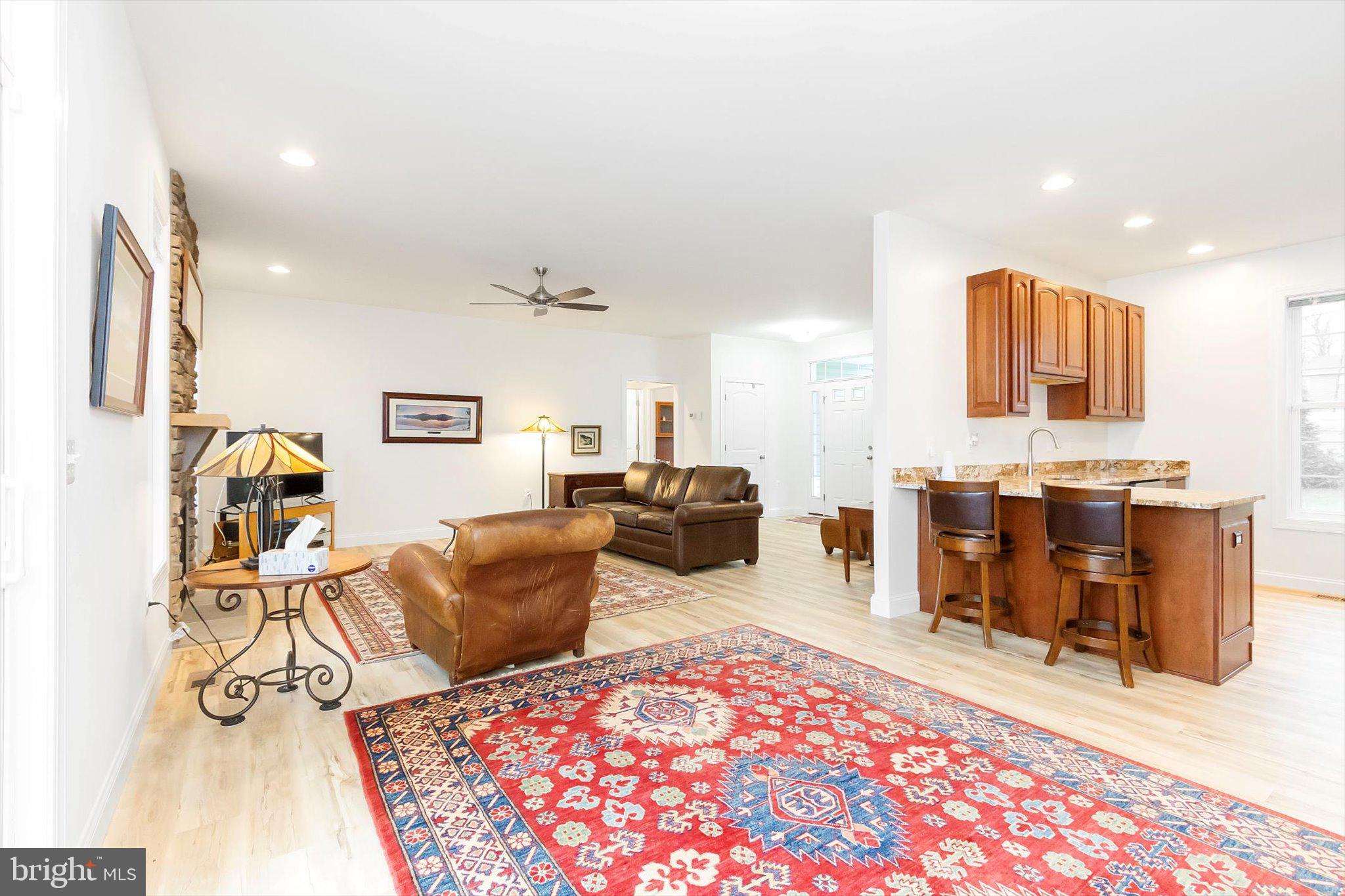 MIDDLE CREEK MANOR - Residential