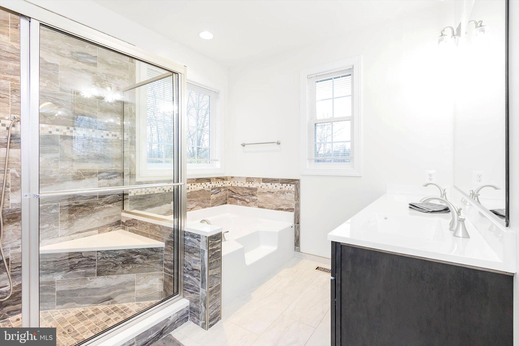 MIDDLE CREEK MANOR - Residential