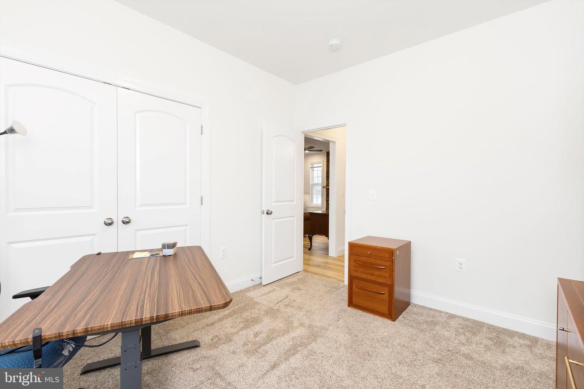 MIDDLE CREEK MANOR - Residential