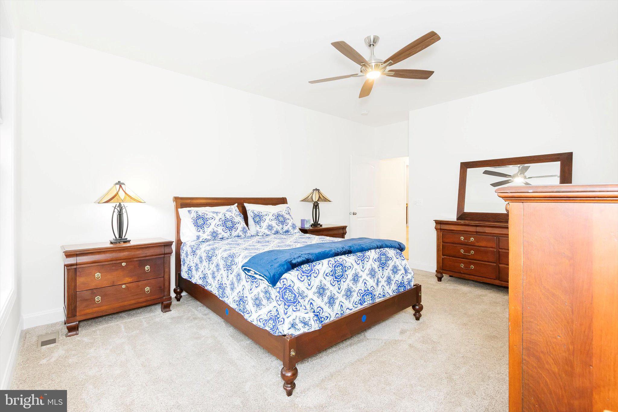 MIDDLE CREEK MANOR - Residential