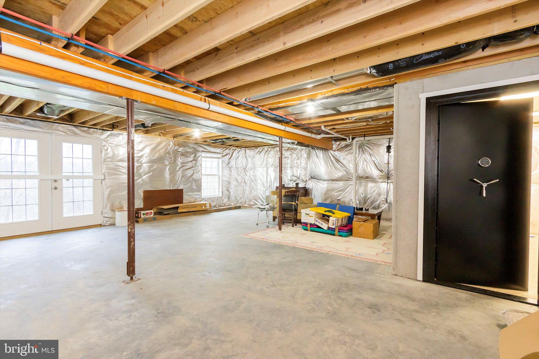 MIDDLE CREEK MANOR - Residential