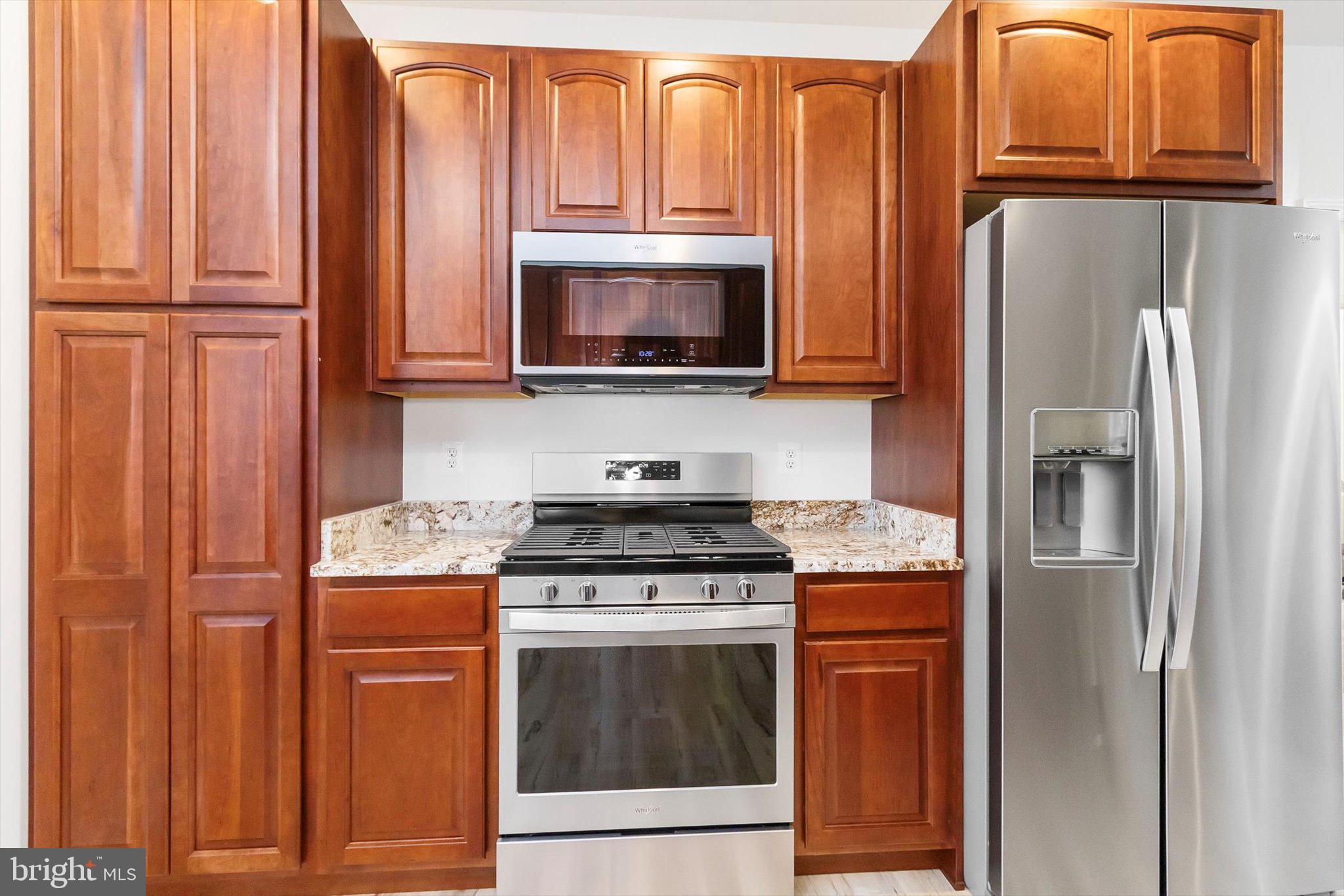 MIDDLE CREEK MANOR - Residential