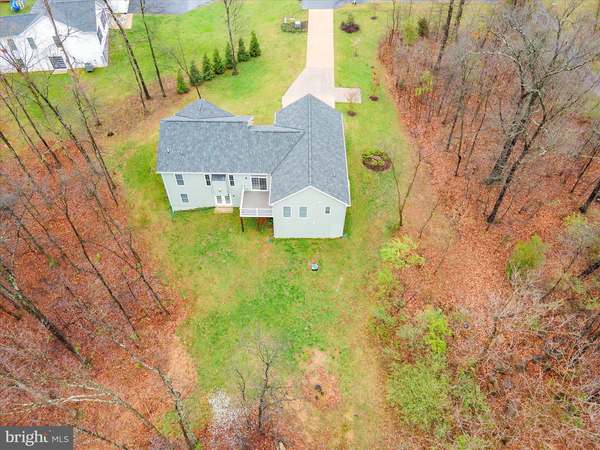 MIDDLE CREEK MANOR - Residential