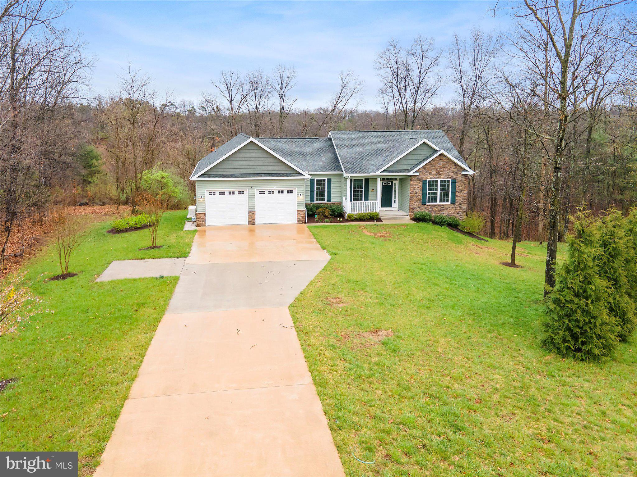 MIDDLE CREEK MANOR - Residential