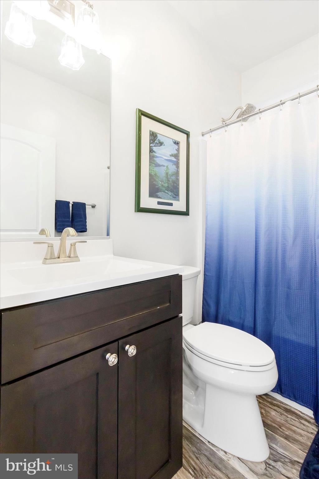 MIDDLE CREEK MANOR - Residential