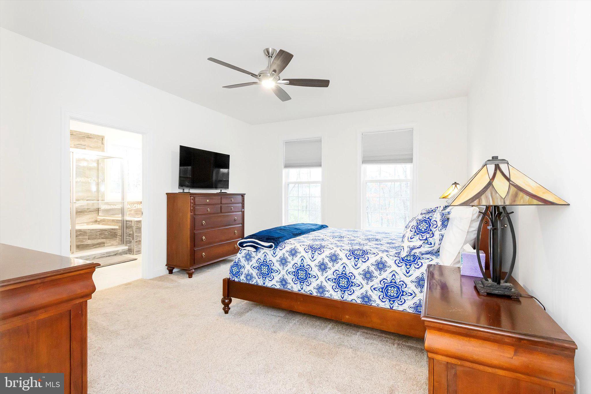 MIDDLE CREEK MANOR - Residential