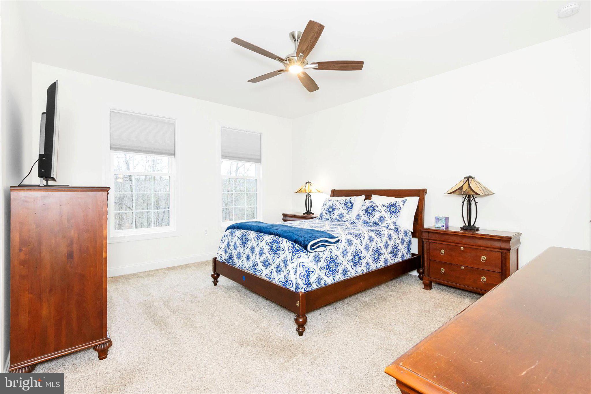 MIDDLE CREEK MANOR - Residential