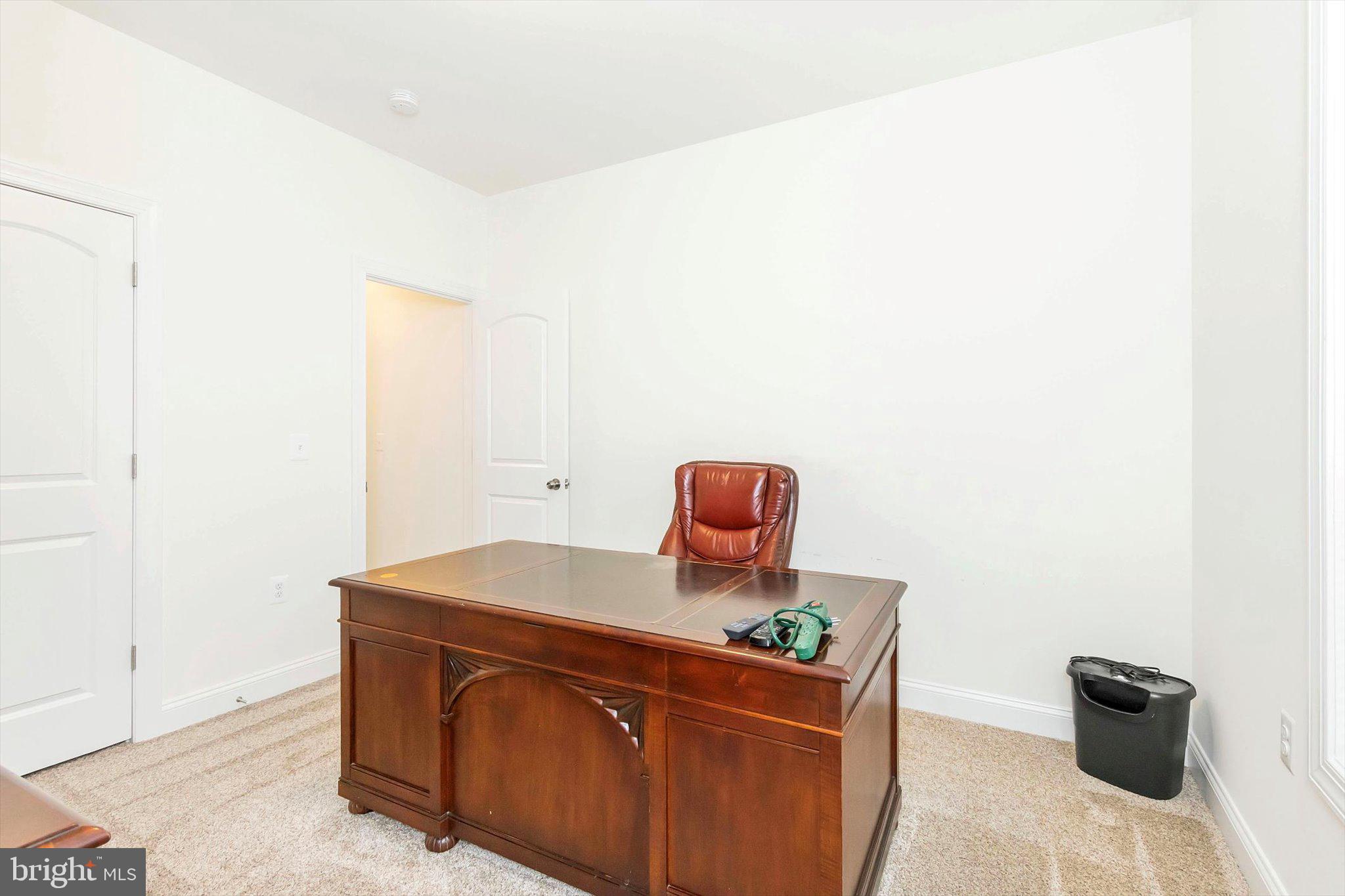 MIDDLE CREEK MANOR - Residential