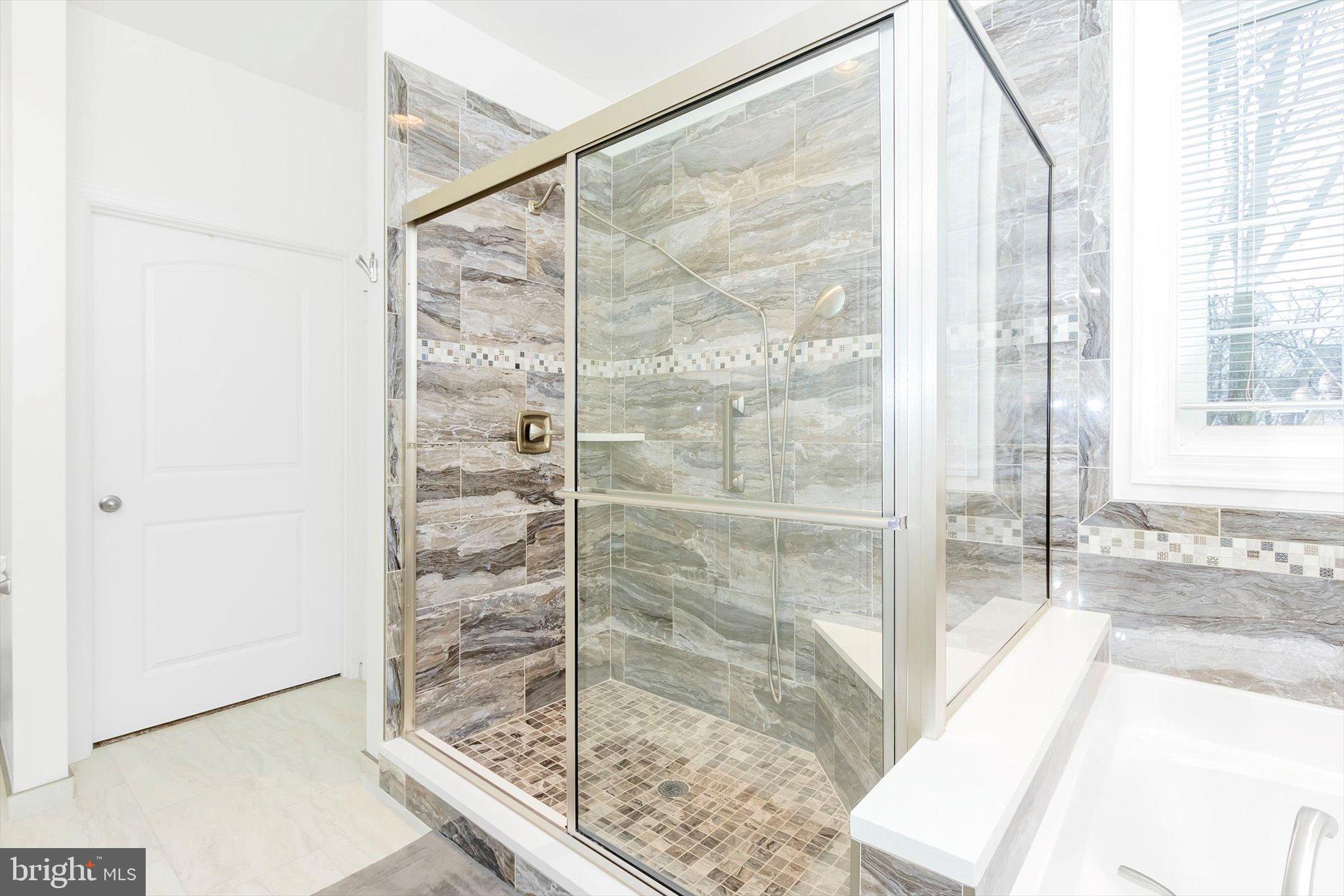 MIDDLE CREEK MANOR - Residential