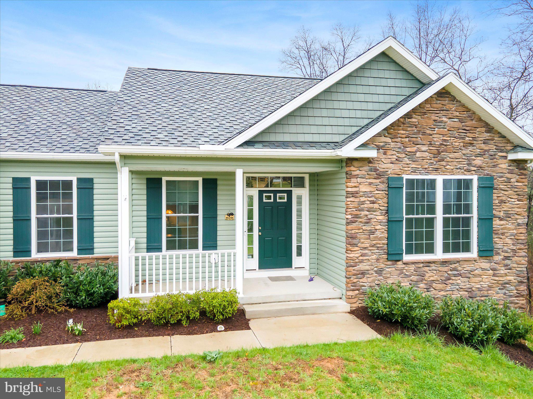 MIDDLE CREEK MANOR - Residential