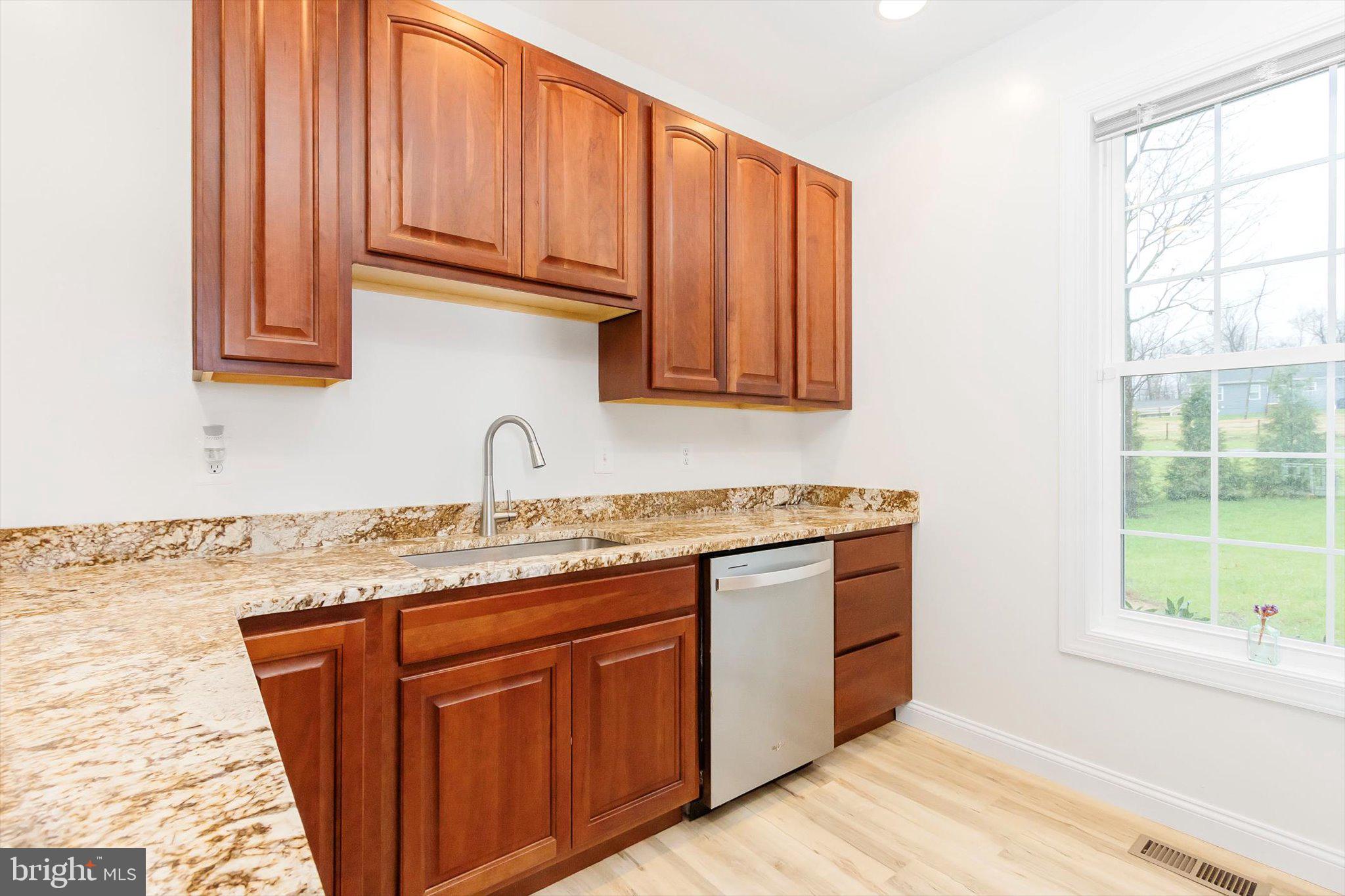 MIDDLE CREEK MANOR - Residential