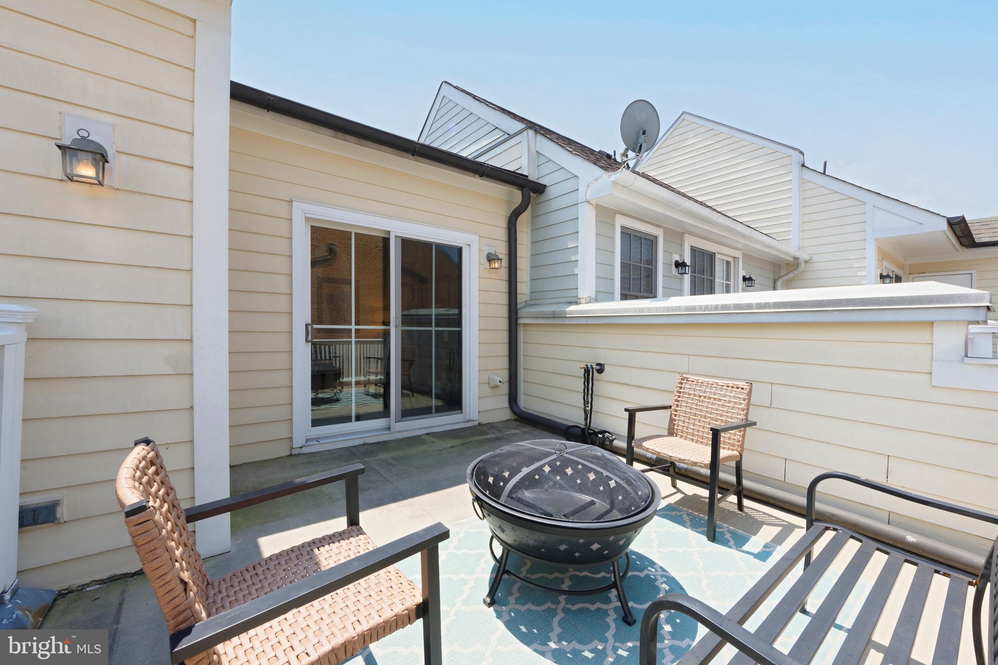 CHATHAM SQUARE - Residential