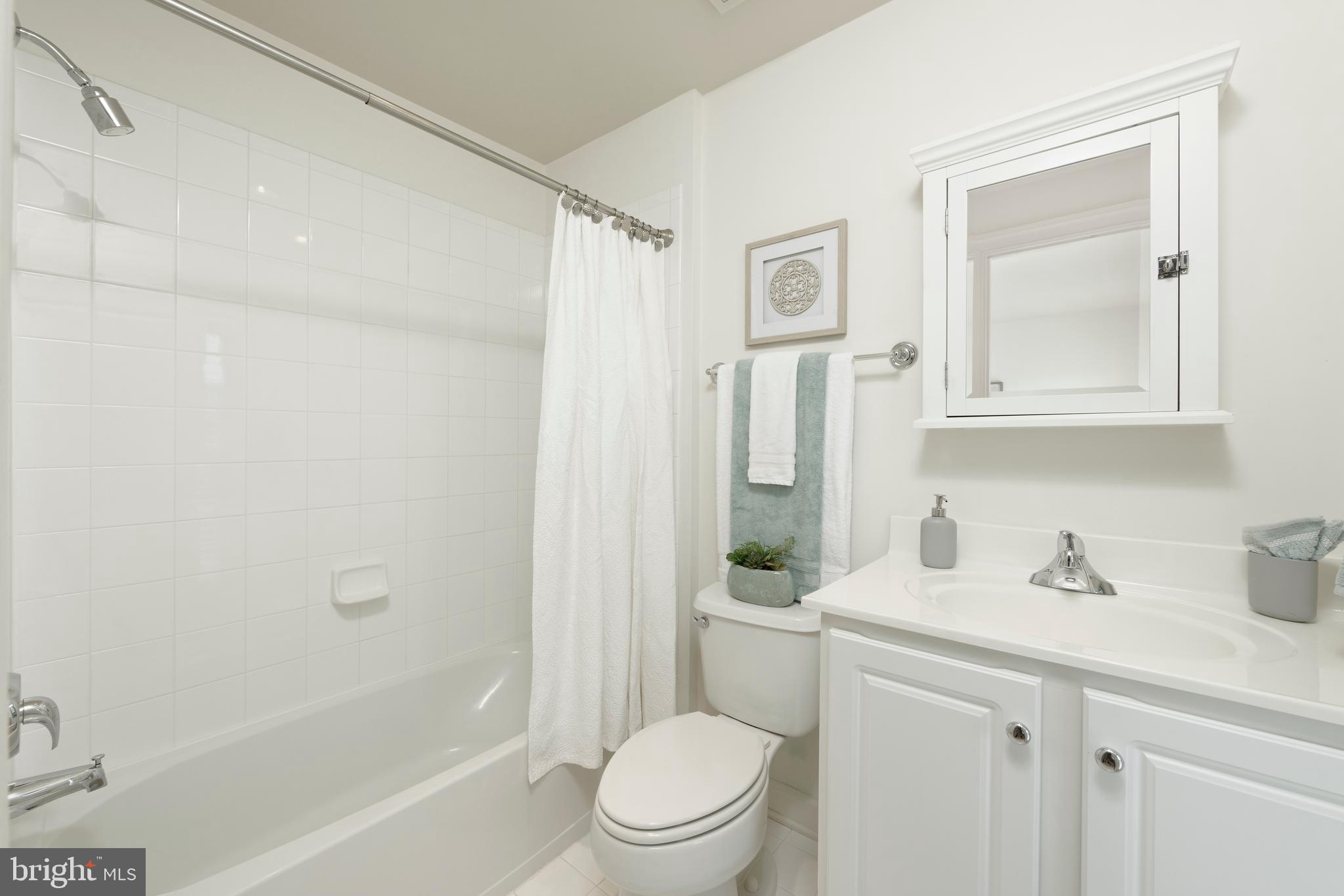 CHATHAM SQUARE - Residential