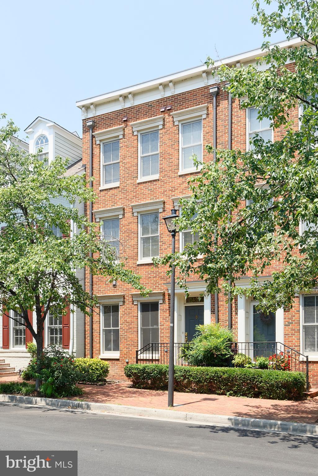 CHATHAM SQUARE - Residential