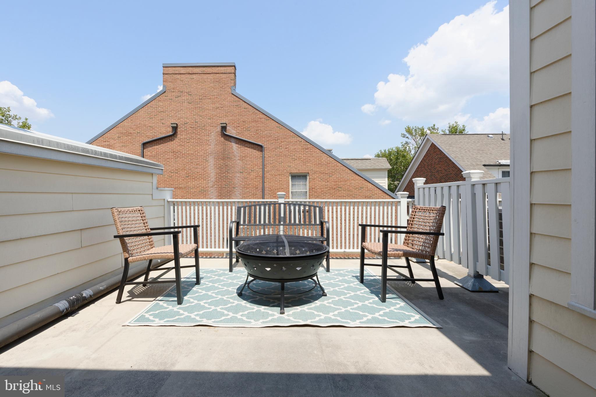 CHATHAM SQUARE - Residential