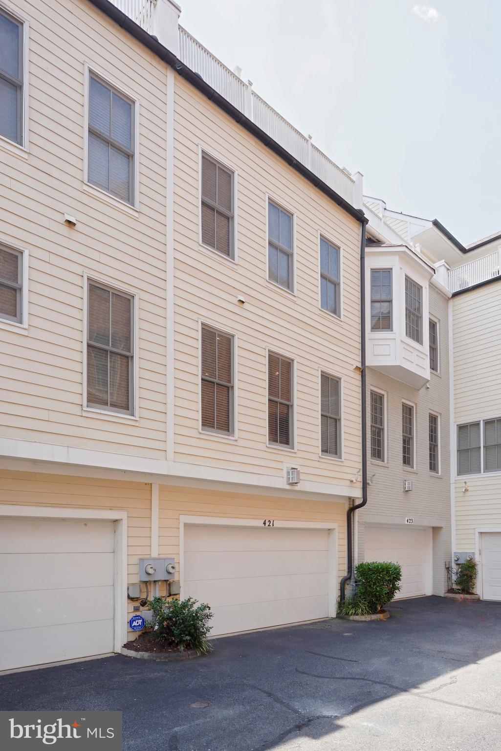 CHATHAM SQUARE - Residential