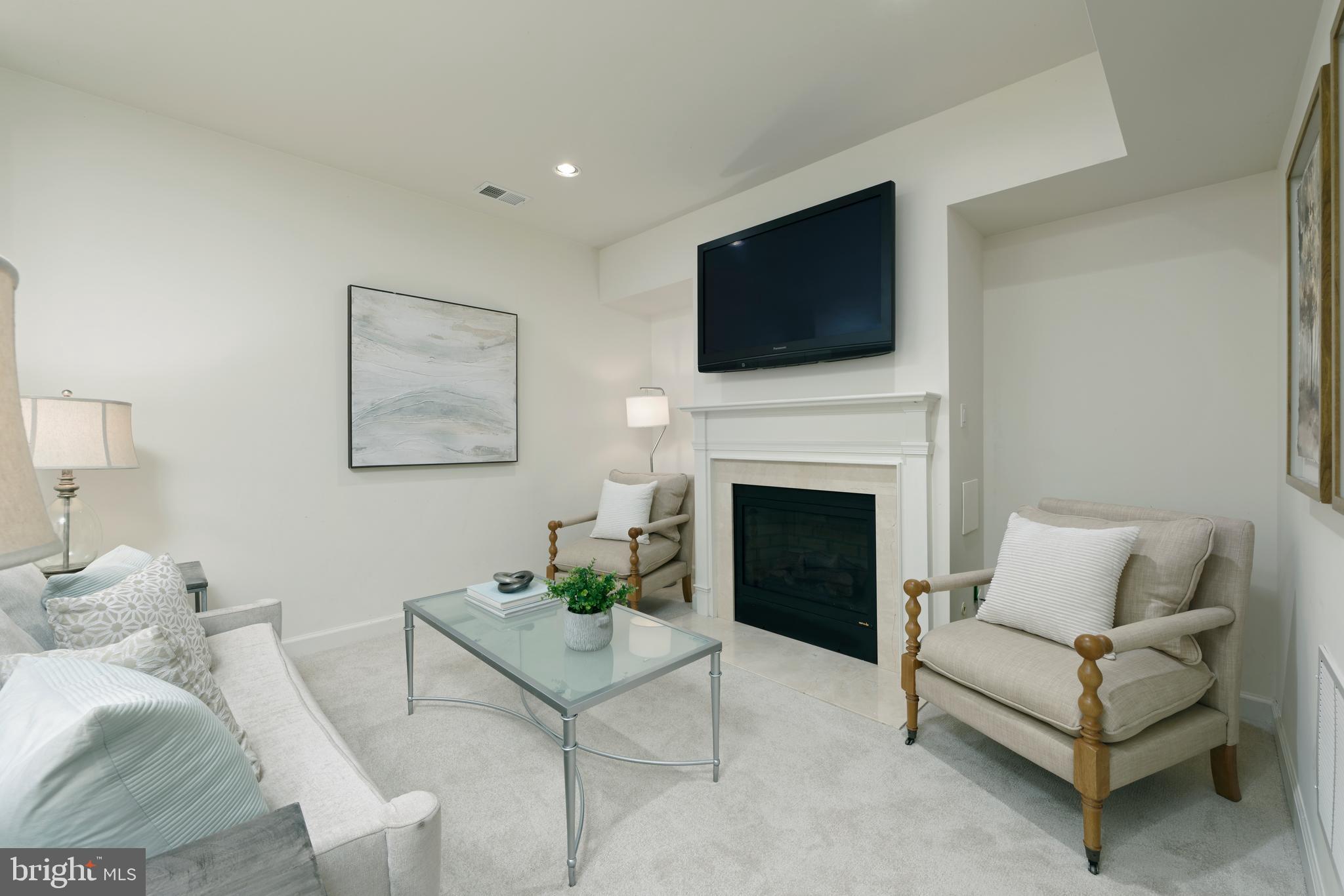 CHATHAM SQUARE - Residential