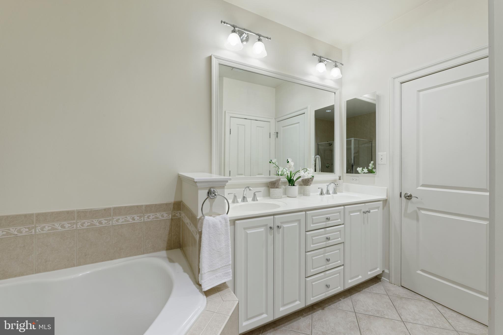 CHATHAM SQUARE - Residential