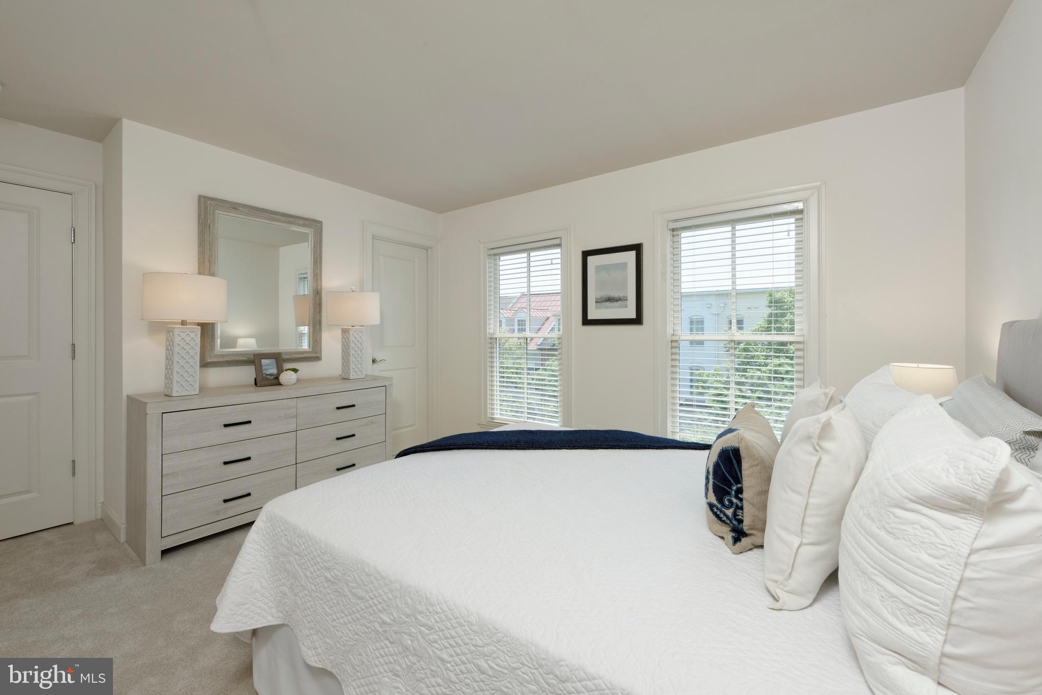 CHATHAM SQUARE - Residential