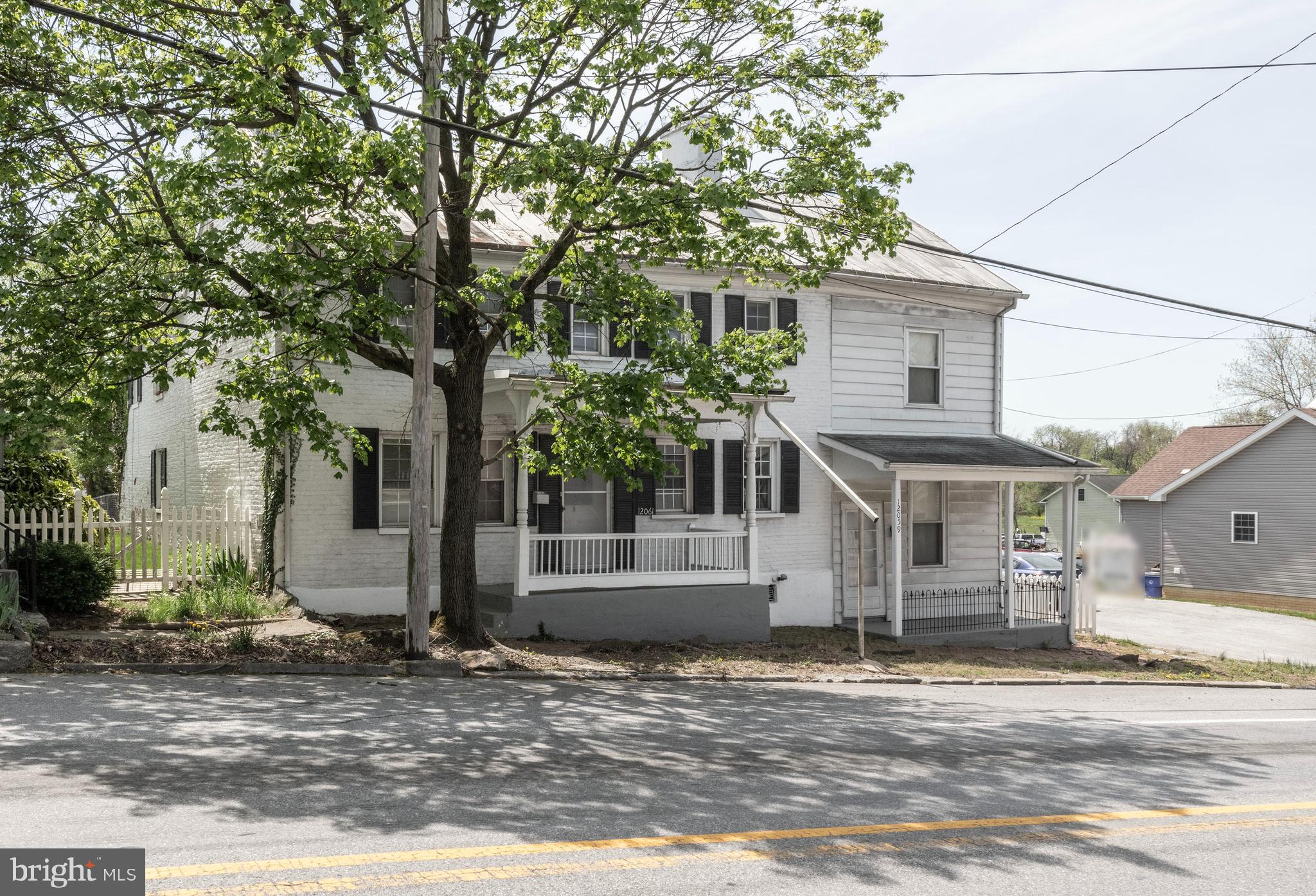 12061 & 12059 MAIN STREET