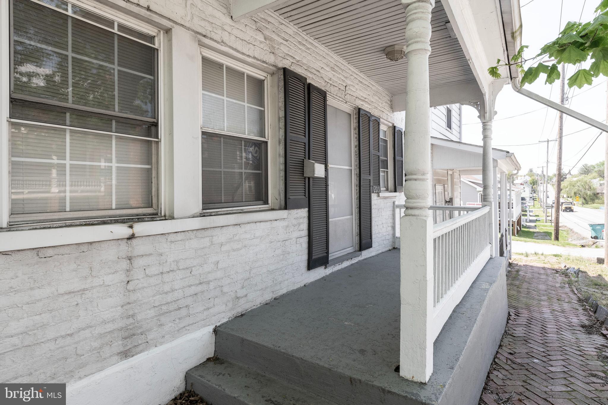 12061 & 12059 MAIN STREET