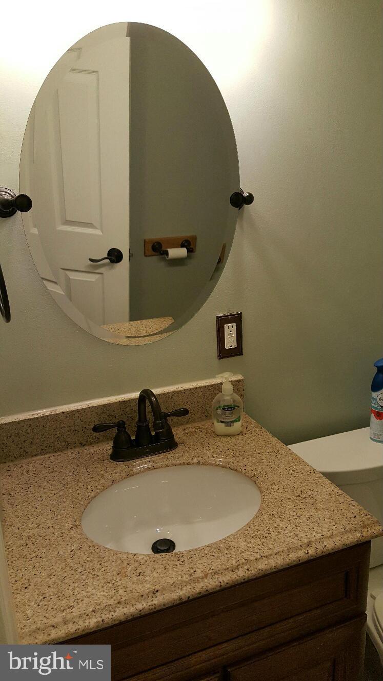 COUNTRY CLUB ESTATES - Residential Lease