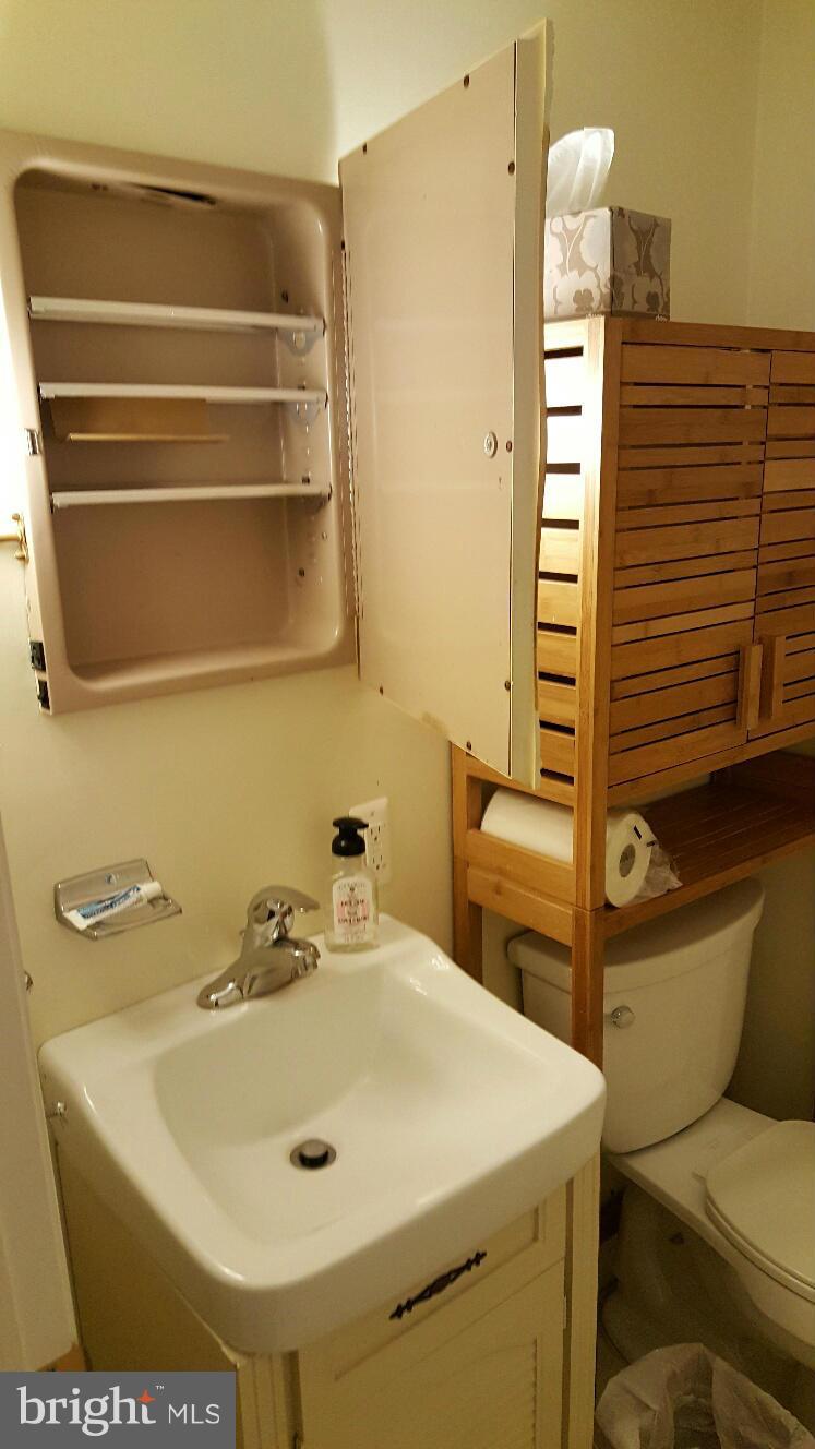 COUNTRY CLUB ESTATES - Residential Lease