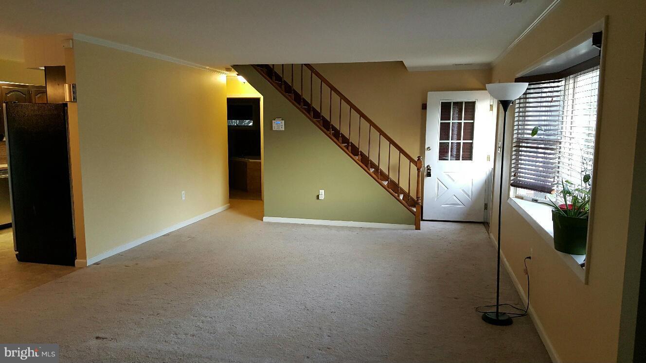 COUNTRY CLUB ESTATES - Residential Lease