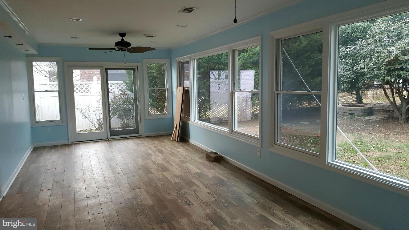 COUNTRY CLUB ESTATES - Residential Lease