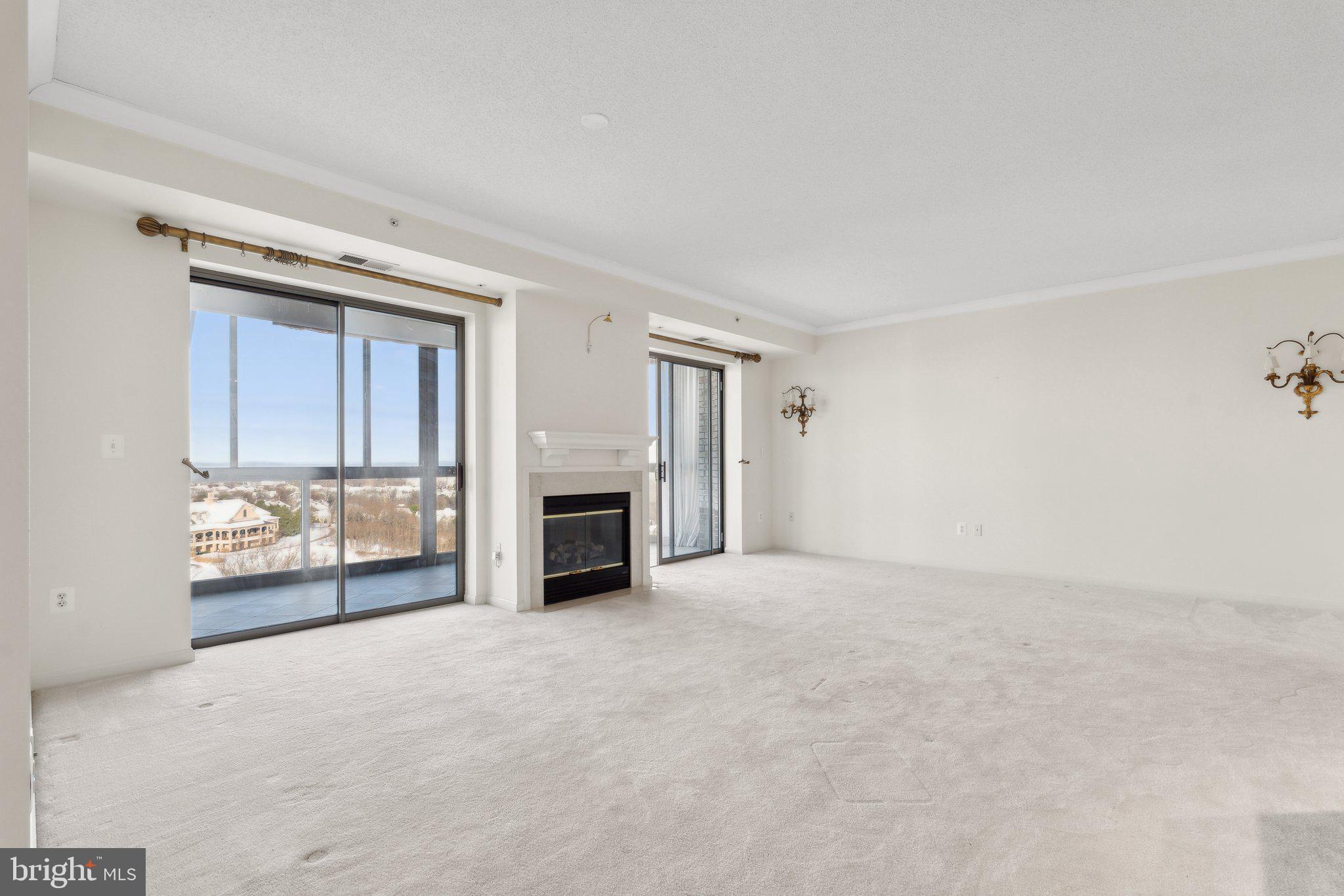 LANSDOWNE WOODS - Residential