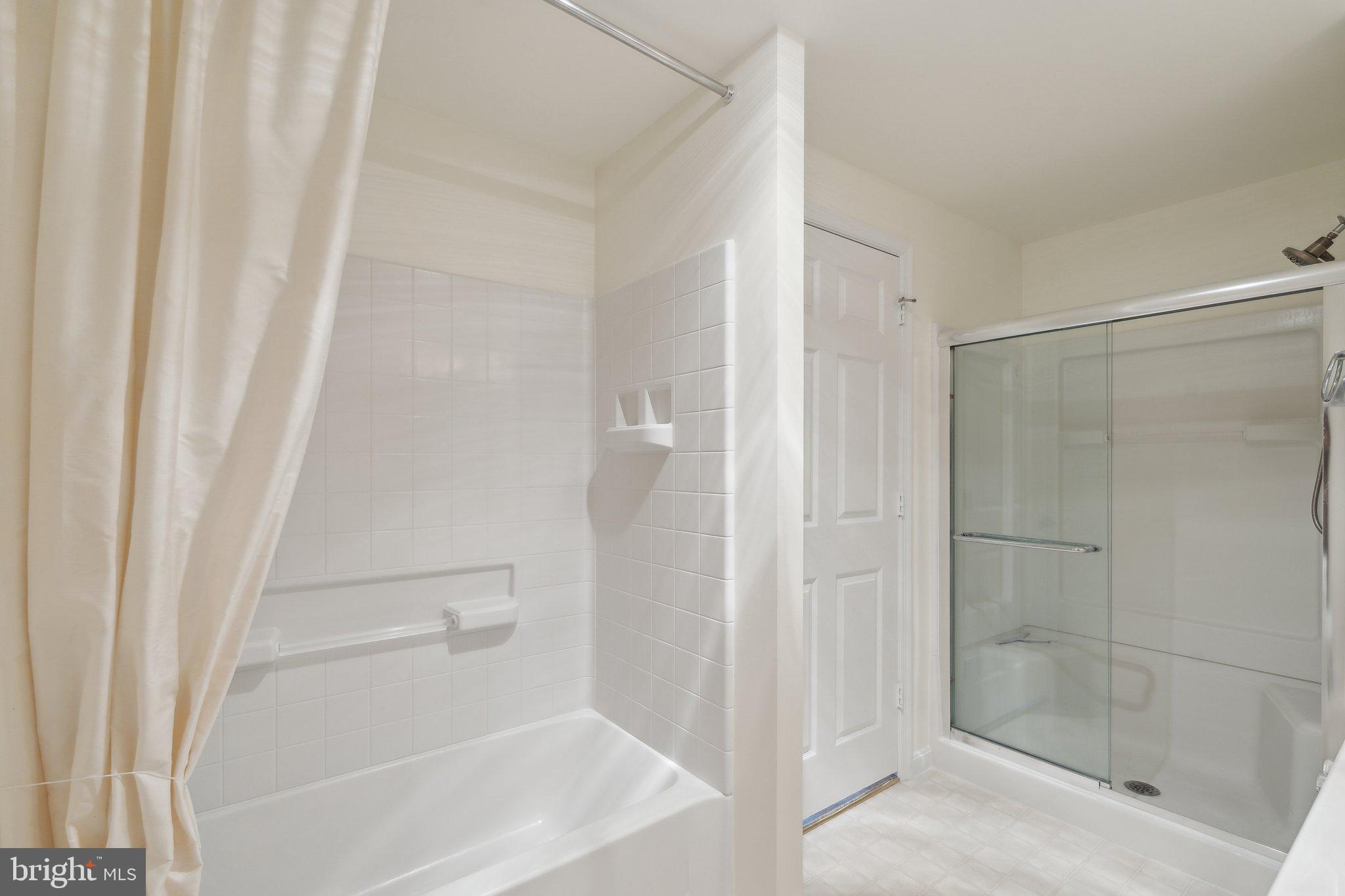 LANSDOWNE WOODS - Residential