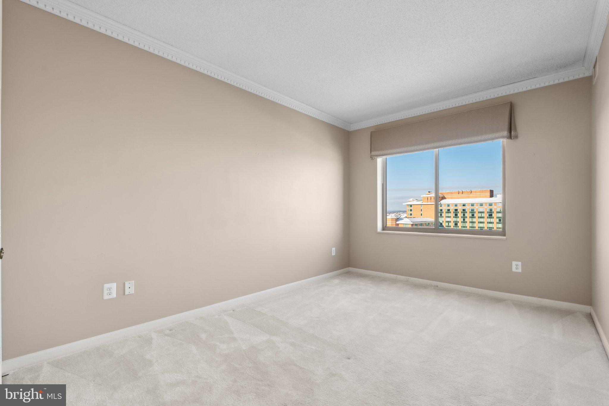 LANSDOWNE WOODS - Residential