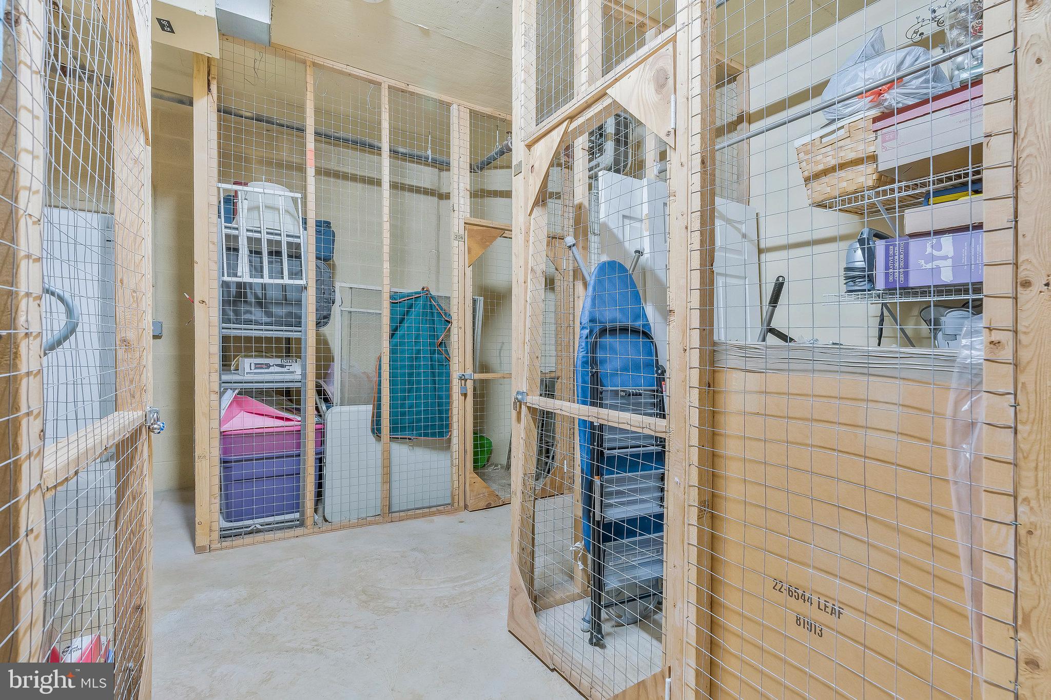 LANSDOWNE WOODS - Residential