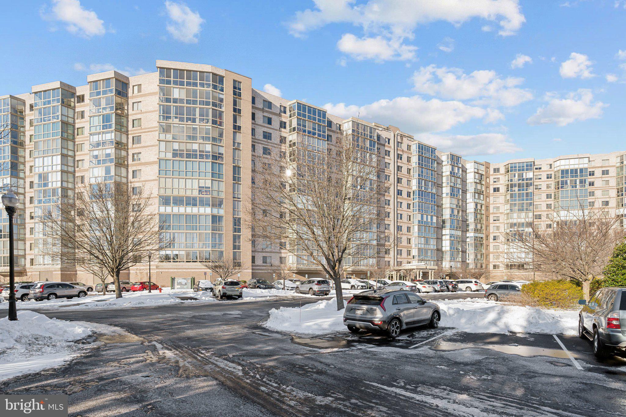 LANSDOWNE WOODS - Residential