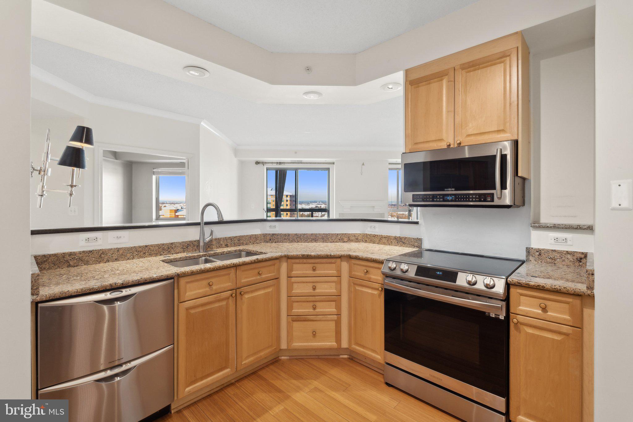 LANSDOWNE WOODS - Residential