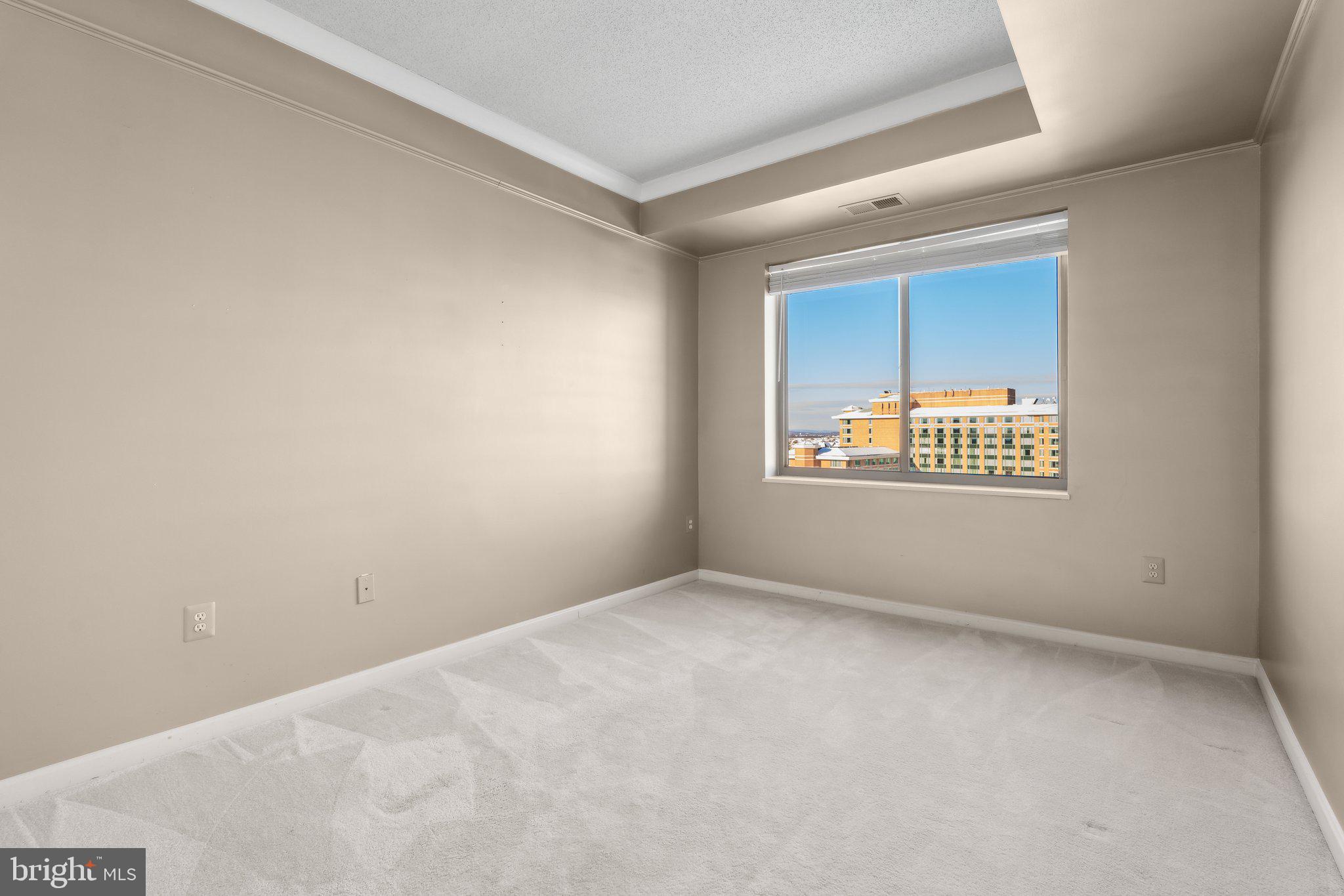 LANSDOWNE WOODS - Residential