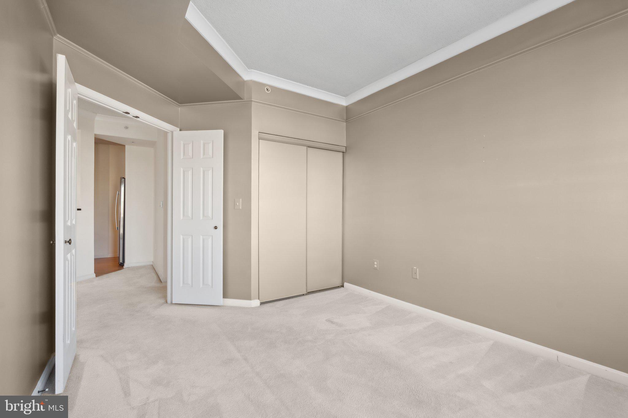 LANSDOWNE WOODS - Residential