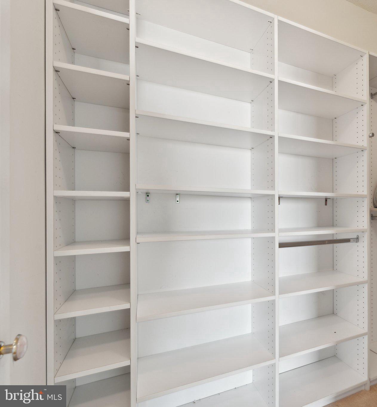 LANSDOWNE WOODS - Residential