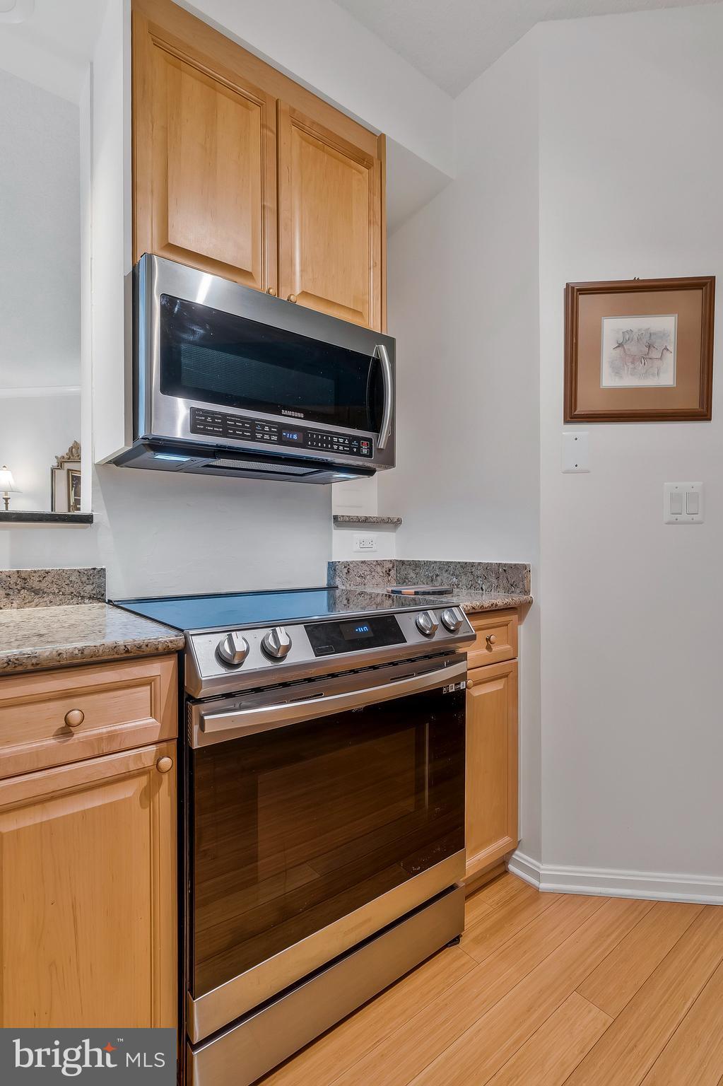 LANSDOWNE WOODS - Residential