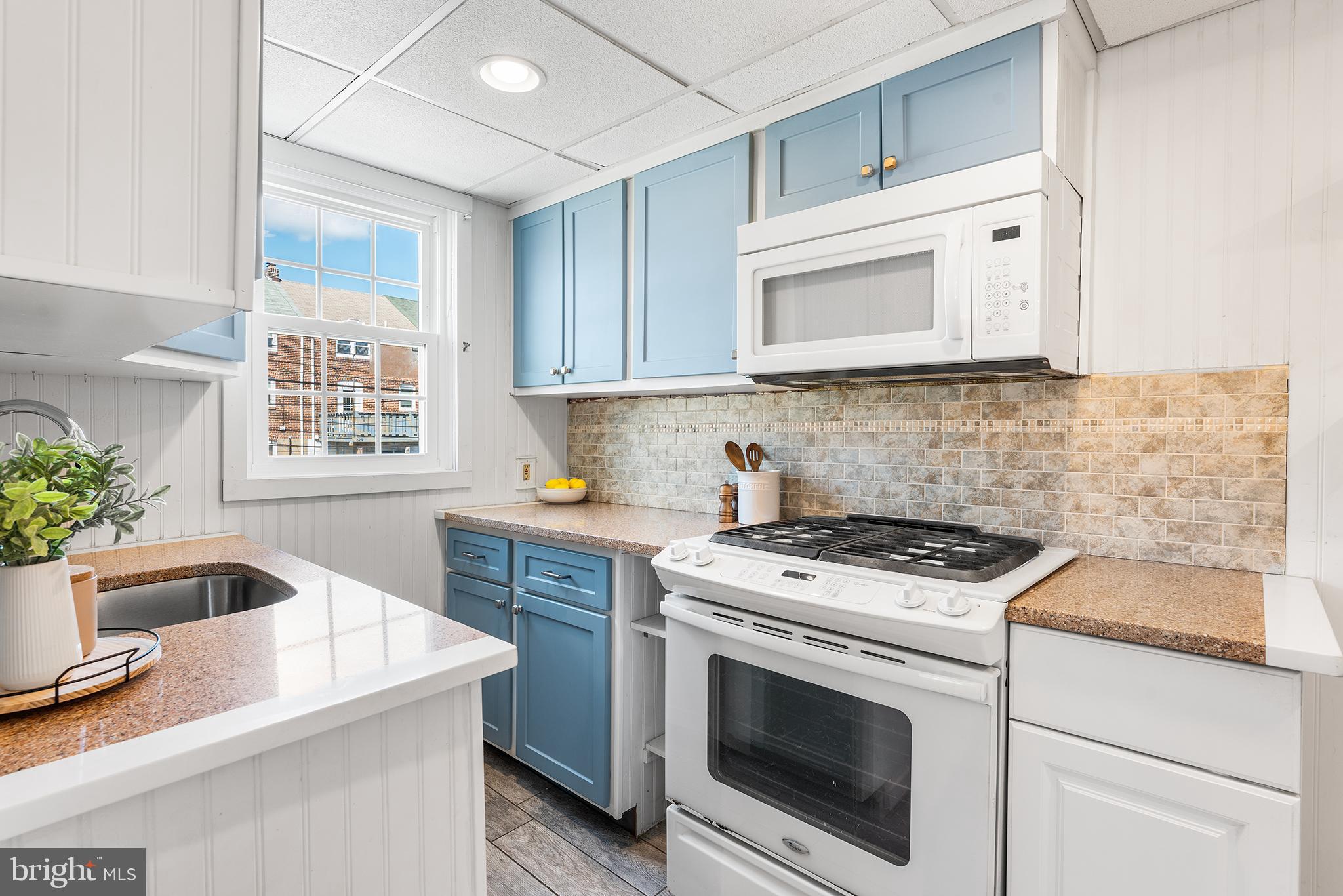 LEEDOM ESTS - Residential