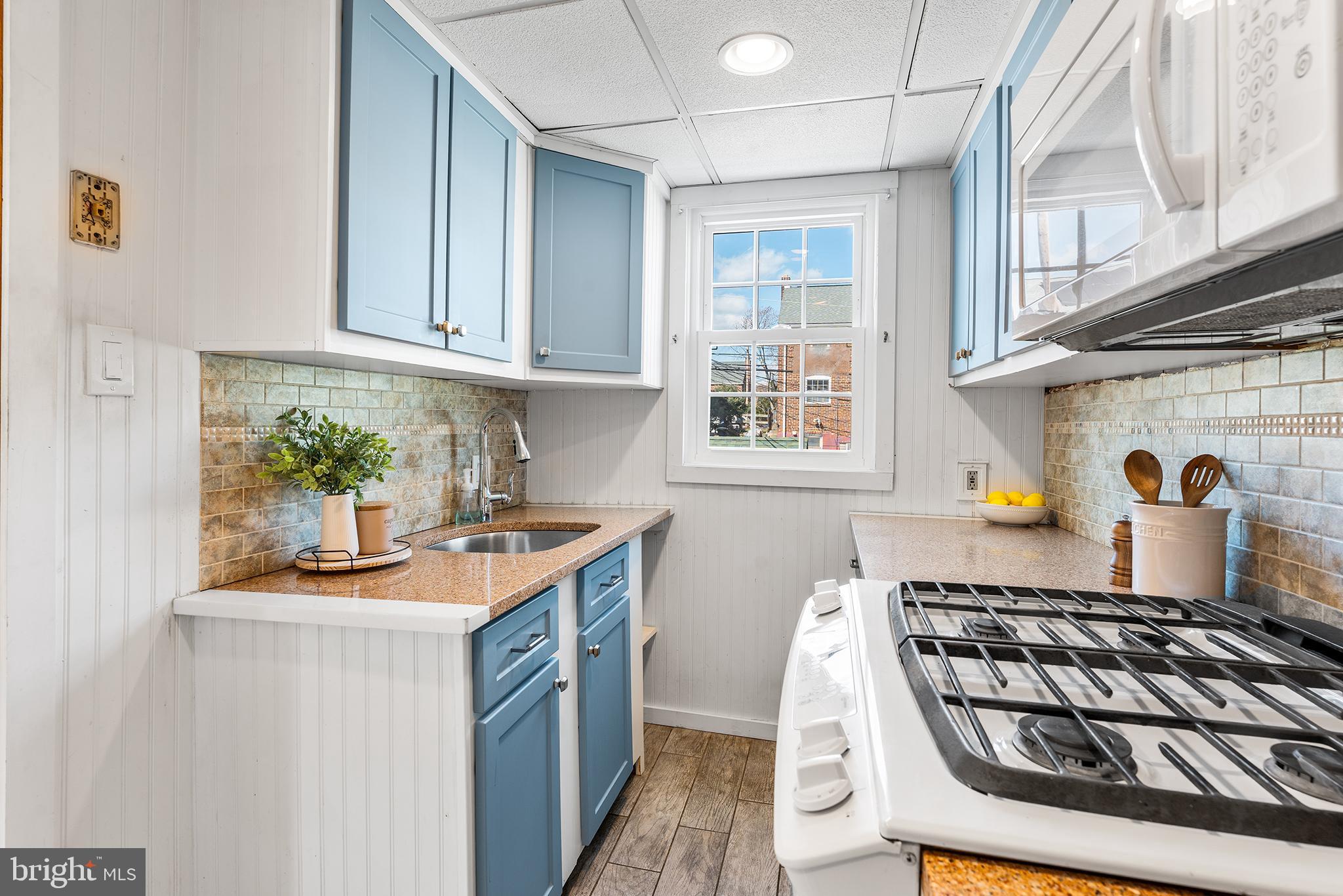 LEEDOM ESTS - Residential