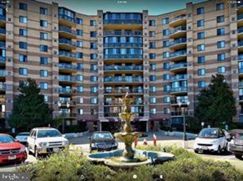 8370 GREENSBORO DRIVE 811 MCLEAN VA 22102