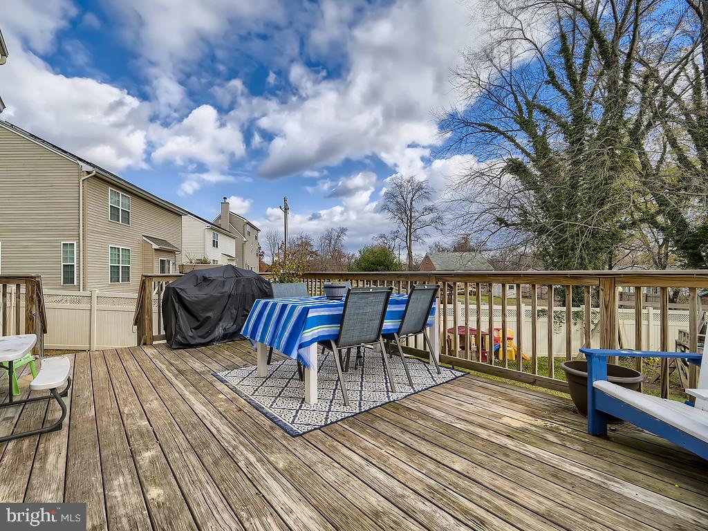 BRIDGEWATER AT CARVEL BEACH - Residential