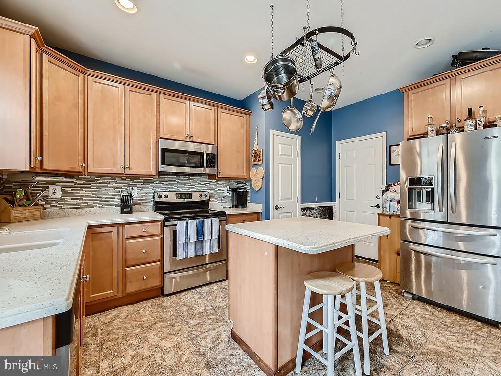 BRIDGEWATER AT CARVEL BEACH - Residential