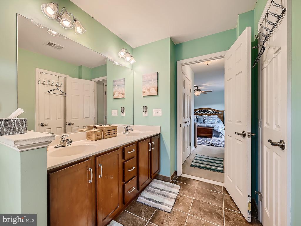 BRIDGEWATER AT CARVEL BEACH - Residential