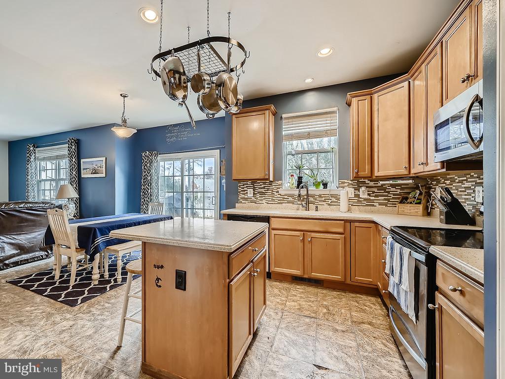 BRIDGEWATER AT CARVEL BEACH - Residential