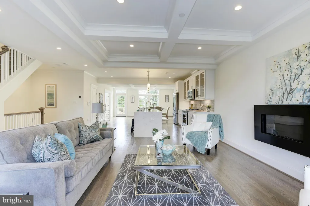 7 Grant Circle NW Unit 2, Washington, DC 20011